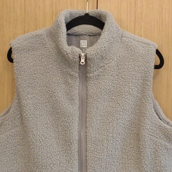 Nuvano SZ XL Grey Poly Zip Front Vest. - Picture 3 of 8